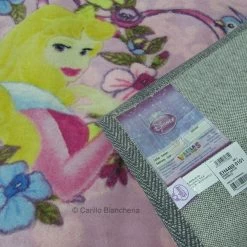 Tappeto Disney Principesse Princess Arredo Cameretta 80x120 Cm Rosa H535 -Bimbi Sconto 20140309130229 tappeto cameretta disney principessa